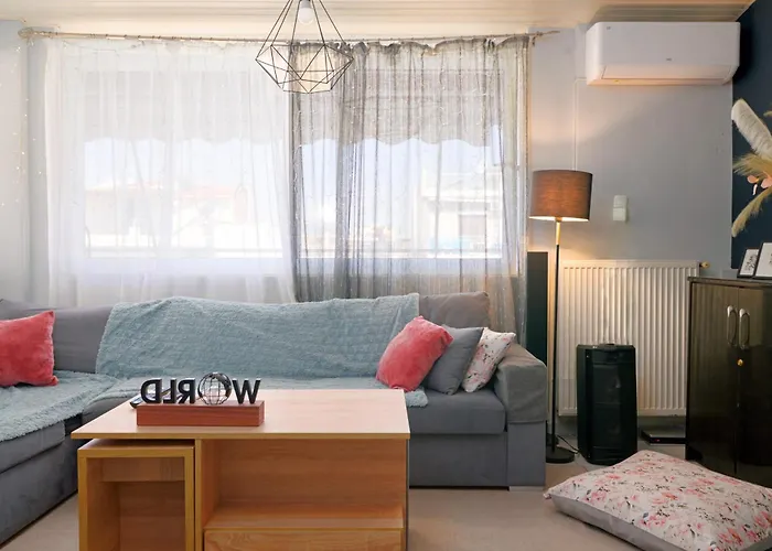 Sea-View Apt Argyroupoli, Athens